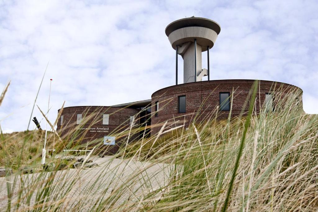 Comfort Appartementen Strandhuys en de Vuurtoren: Beachside Retreat with Private Terrace and Indoor Pool Hollum  Exterior photo