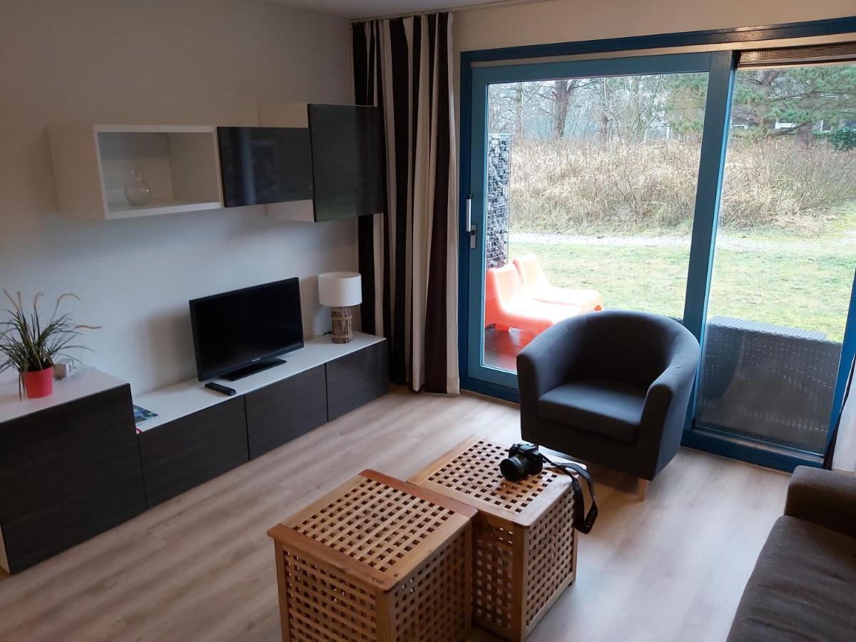 Comfort Appartementen Strandhuys en de Vuurtoren: Beachside Retreat with Private Terrace and Indoor Pool Hollum  Exterior photo