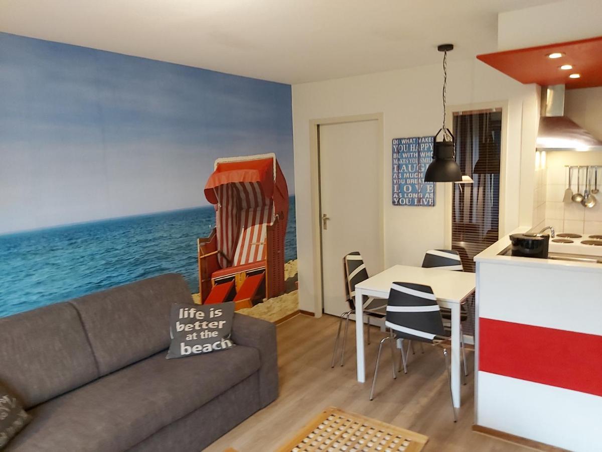 Comfort Appartementen Strandhuys en de Vuurtoren: Beachside Retreat with Private Terrace and Indoor Pool Hollum  Exterior photo